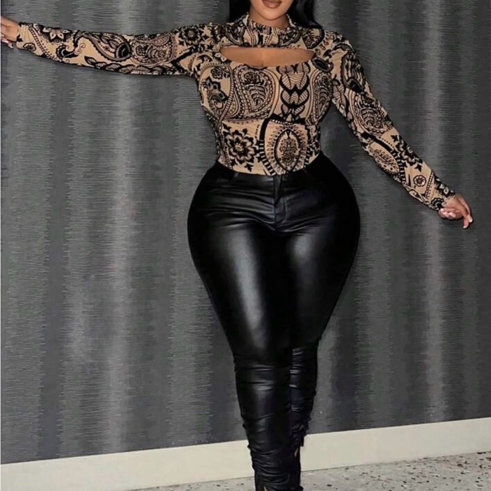 SHEIN Brown  and Black Paisley Cutout Long-Sleeve Top